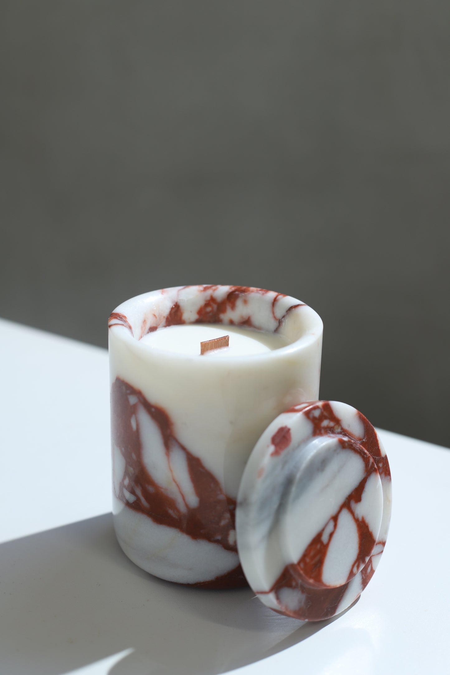 red marble [Iris in the sunctum]
